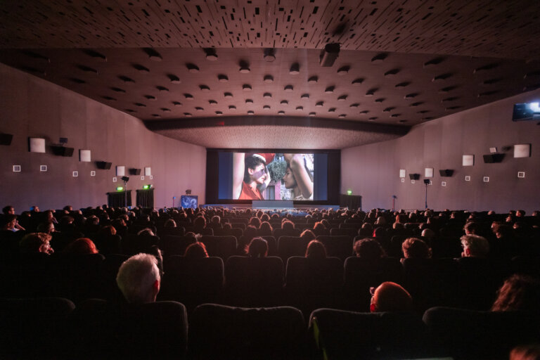 Screening photo